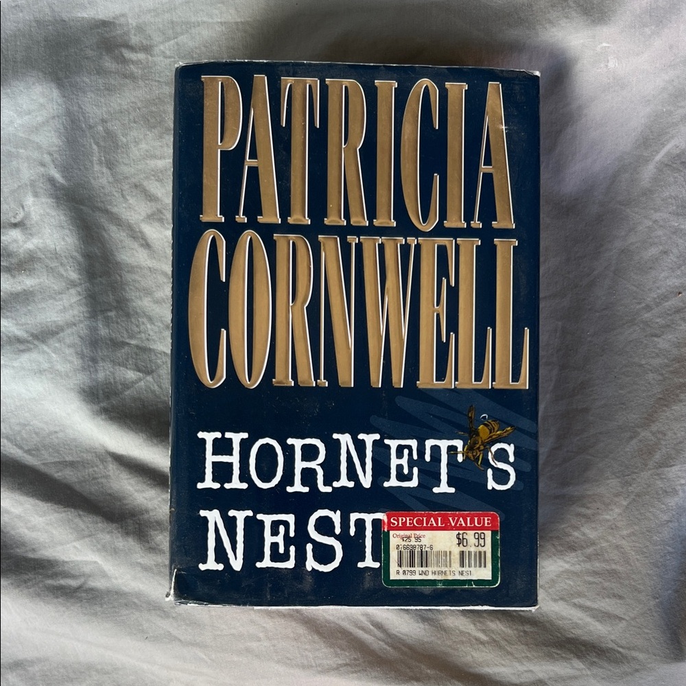 Hornet's Nest Book by Patricia Cornwell